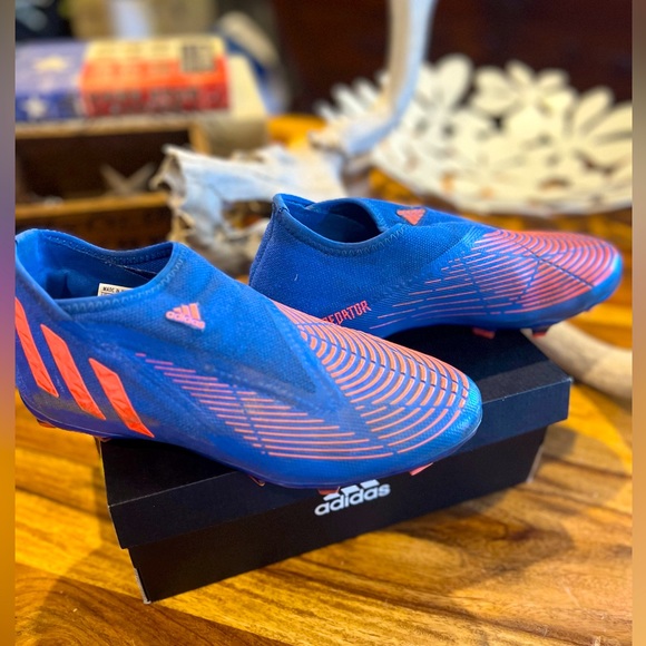 ADIDAS Predators - Picture 2 of 7